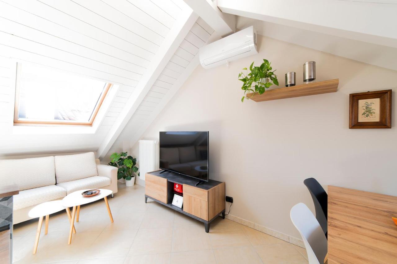 To-Housing3, Luce E Relax Al Centro Di Torino Turim Exterior foto