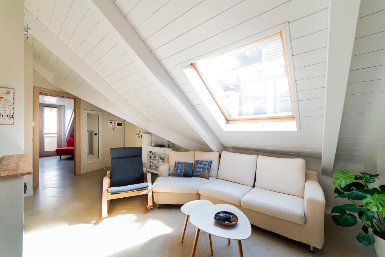 To-Housing3, Luce E Relax Al Centro Di Torino Turim Exterior foto